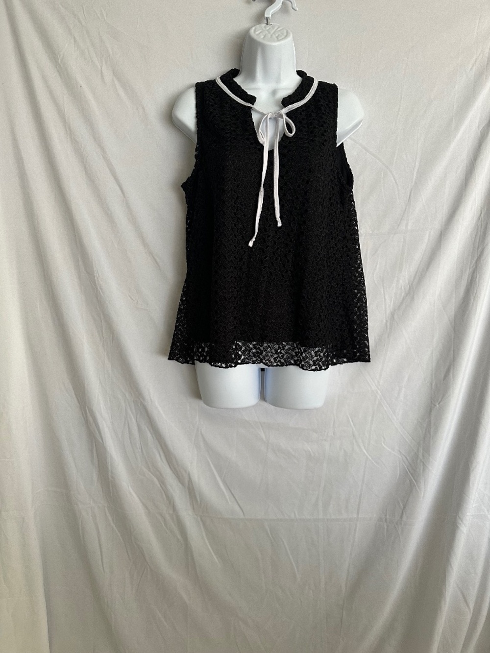 Onyx Apparel, black  sleeveless lace top, size L